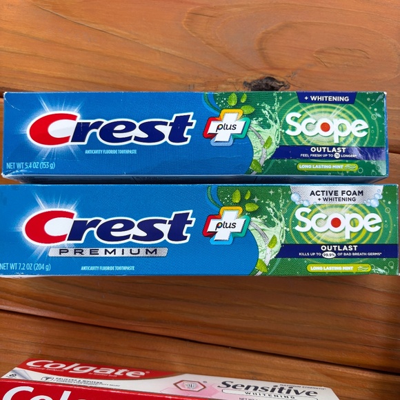 NWT Oral B, Crest, Colgate Dental Bundle, Toothpaste, Toothbrushes - Picture 5 of 10